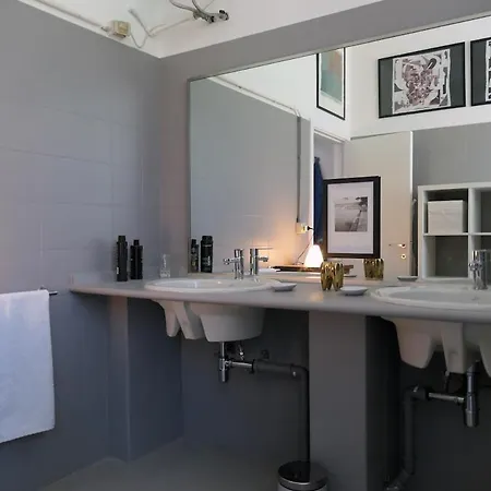 Artistic And Spacious Loft - 3 Min From The Metro Apartment *