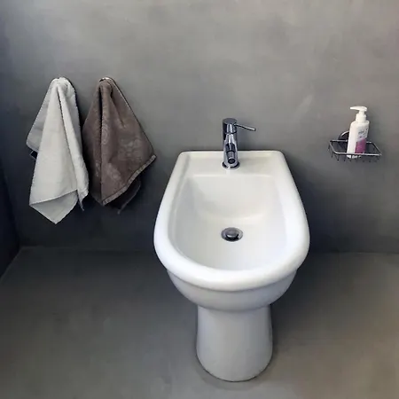 Artistic And Spacious Loft - 3 Min From The Metro Mailand