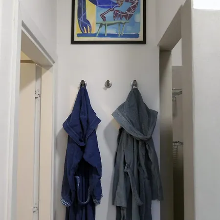 Artistic And Spacious Loft - 3 Min From The Metro